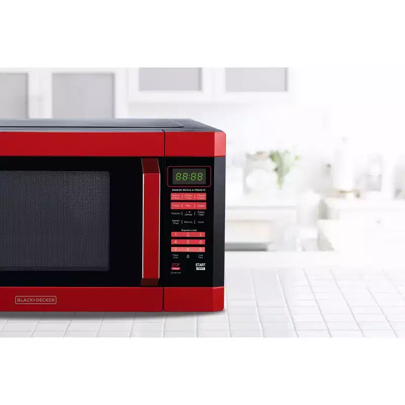 BLACK+DECKER 1.6 cu ft 1100W Microwave Oven - Red: Countertop, Child Lock, 6 Programs, Turntable, 1 Year Warranty