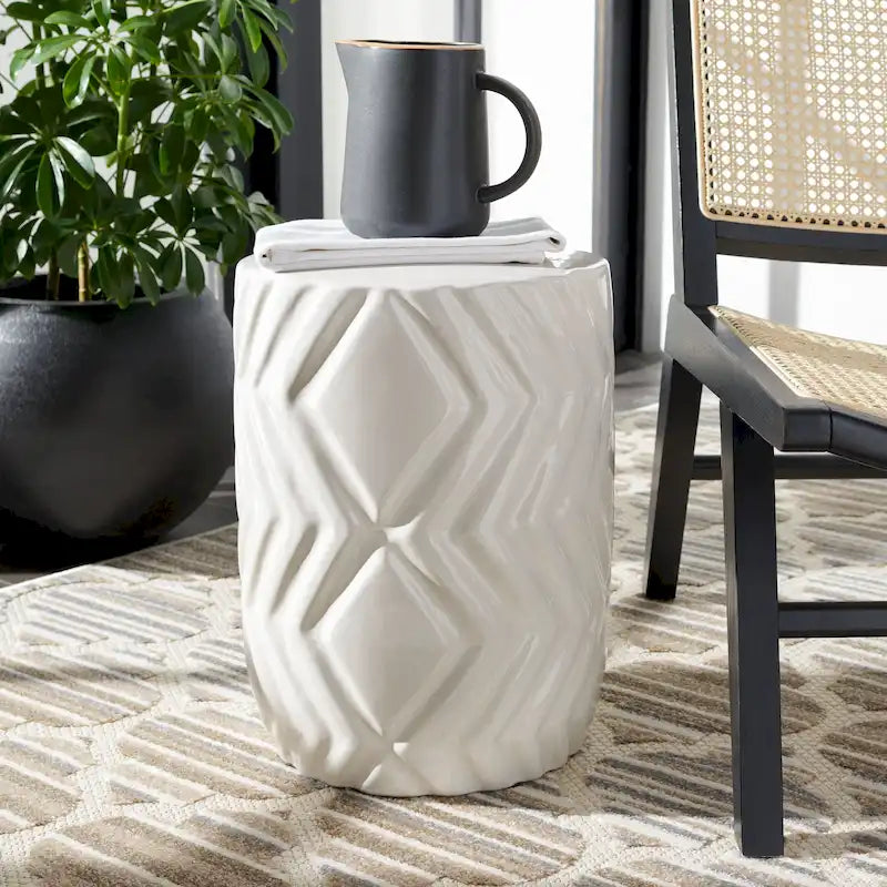 SAFAVIEH Tokiko Indoor/ Outdoor Ivory Ceramic Decorative Garden Stool