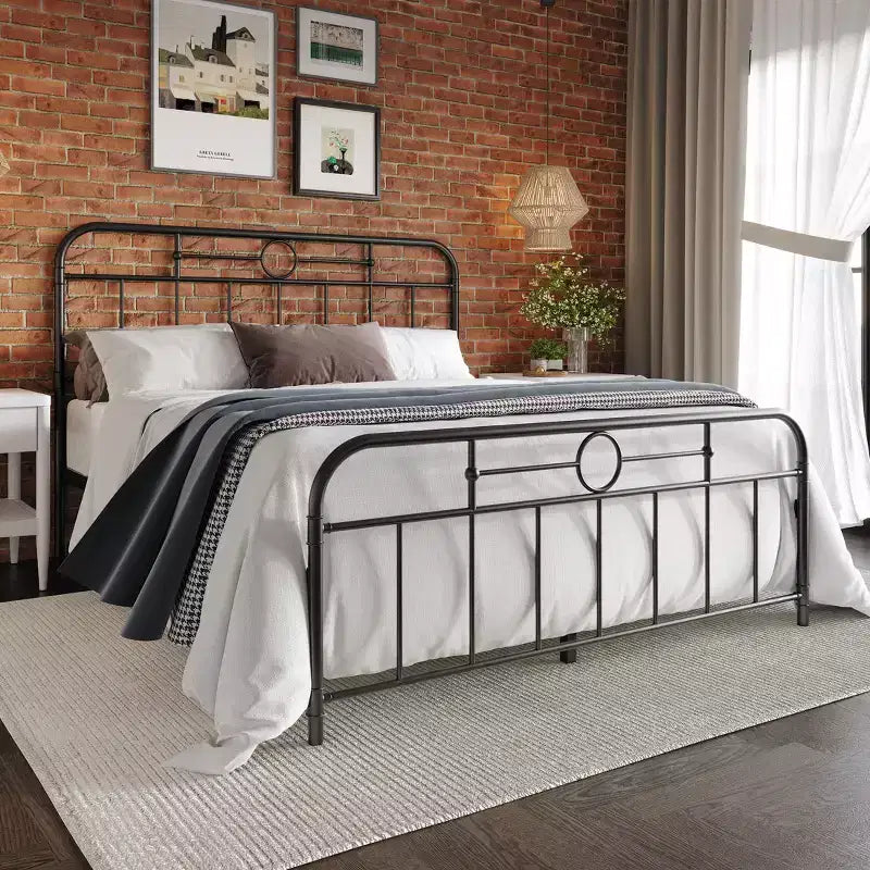 ChaletPosh King Size Metal Platform Bed