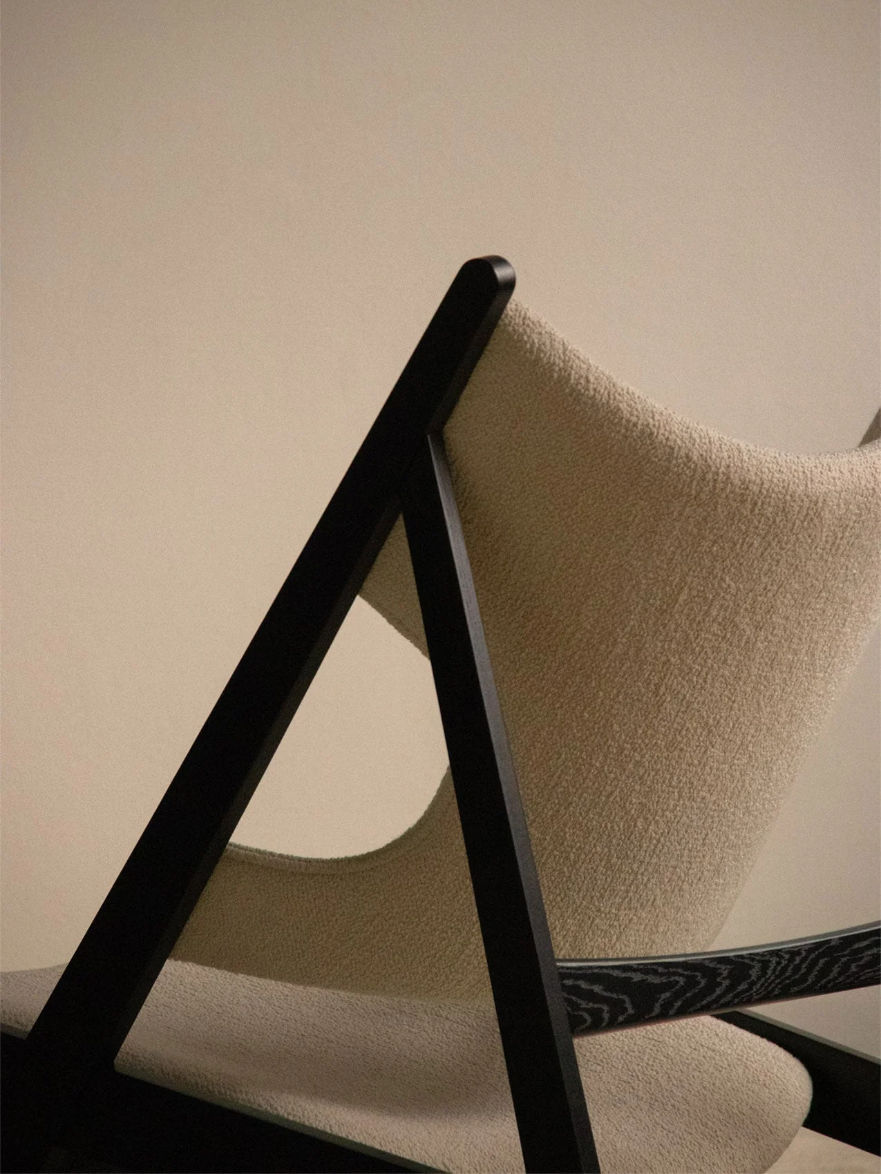 Mid-Century Black Oak & Bouclé Lounge Chair with Ergonomic Knitting Design for Living Room